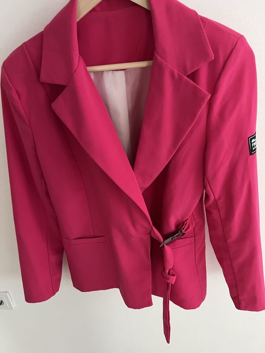 Сако в циклама с колан .Универсален размер