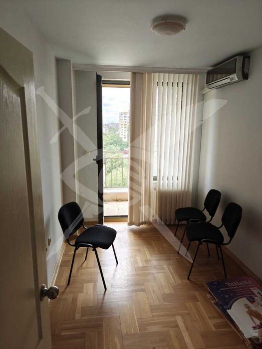 Продава се Тристаен апартамент в София, Стрелбище - 90 кв.м за 3300 €/кв.м - Снимка #2