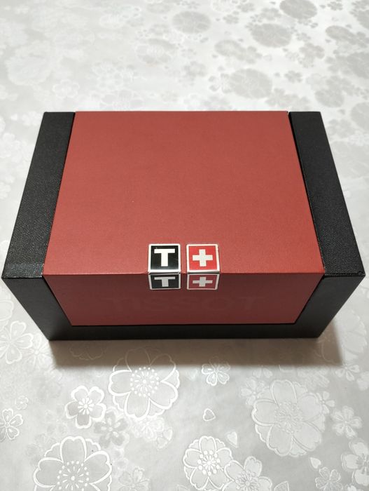 TISSOT T TOUCH оригинальные часы,полное информацию можно найти на Ютуб