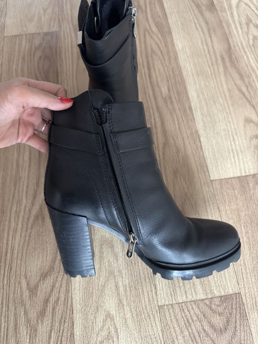 Зимние сапоги на каблуках