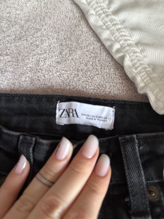 Pantaloni si tricou