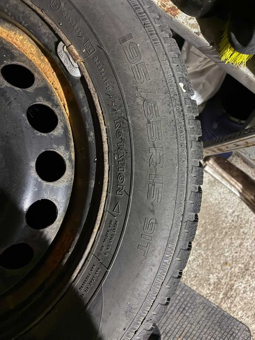 Jante tablă R15 + anvelope de iarnă Nokian 195/65 R15 91T – set 4 bucăți