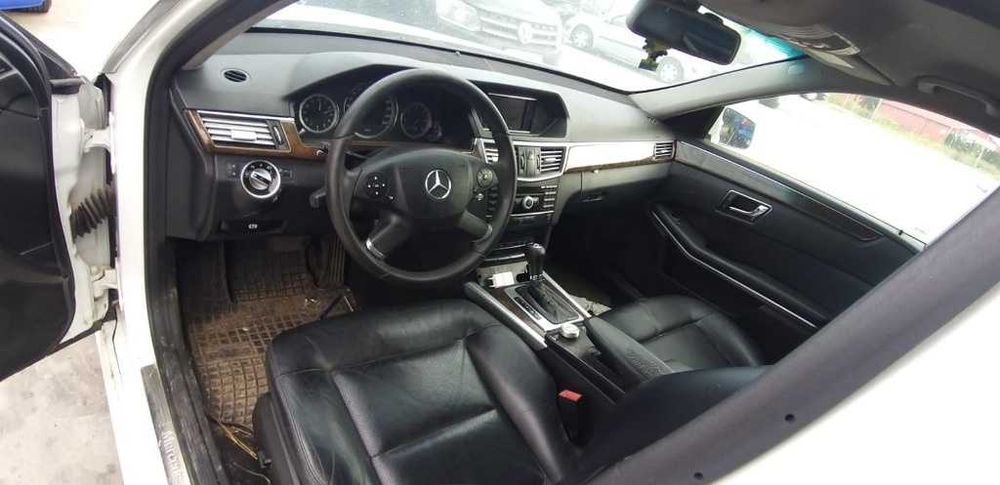 Dezmembrez Mercedes E Class W212 2010 2.2D