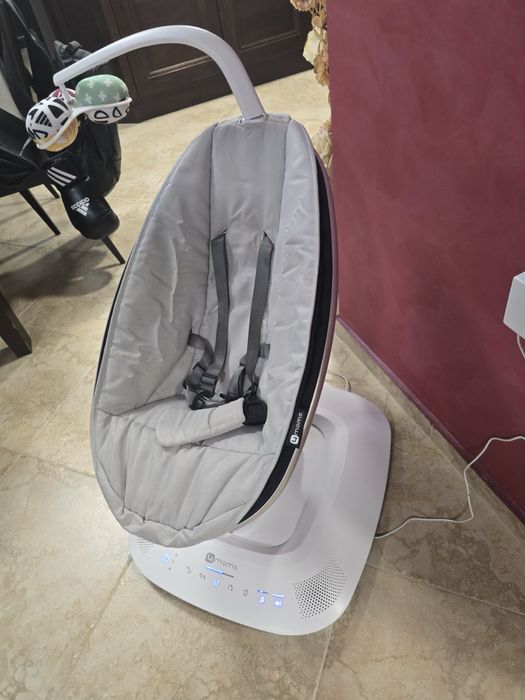 Електрическа бебешка люлка mamaRoo 5.0, сива