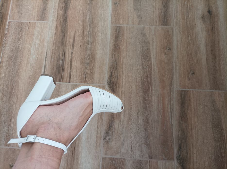 Vand pantofi din piele - albi (marimea 36) - Iguelle