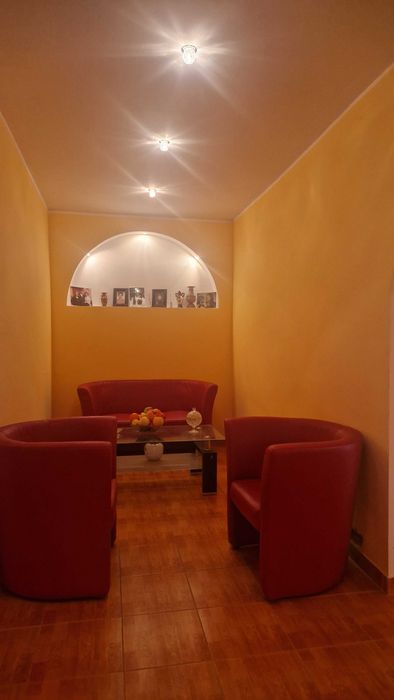 Casă complet renovată, grădină și curte mare  .