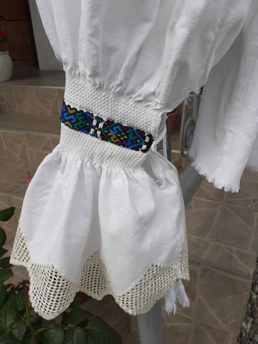 Camasa traditionala cusuta manual