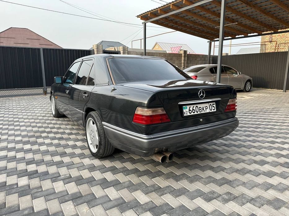 Продам Мерседес 124