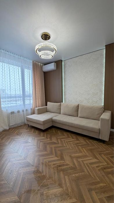 Продам большой, комфортный диван для гостинной, состояние отличное
