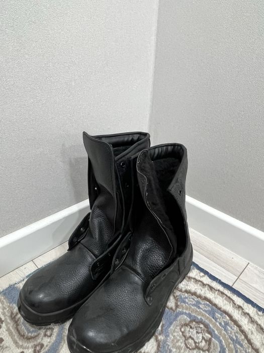 Продаются мужские сапоги