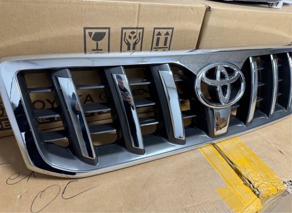 Решетка радиатора Тойота Прадо 120 лэнд крузер