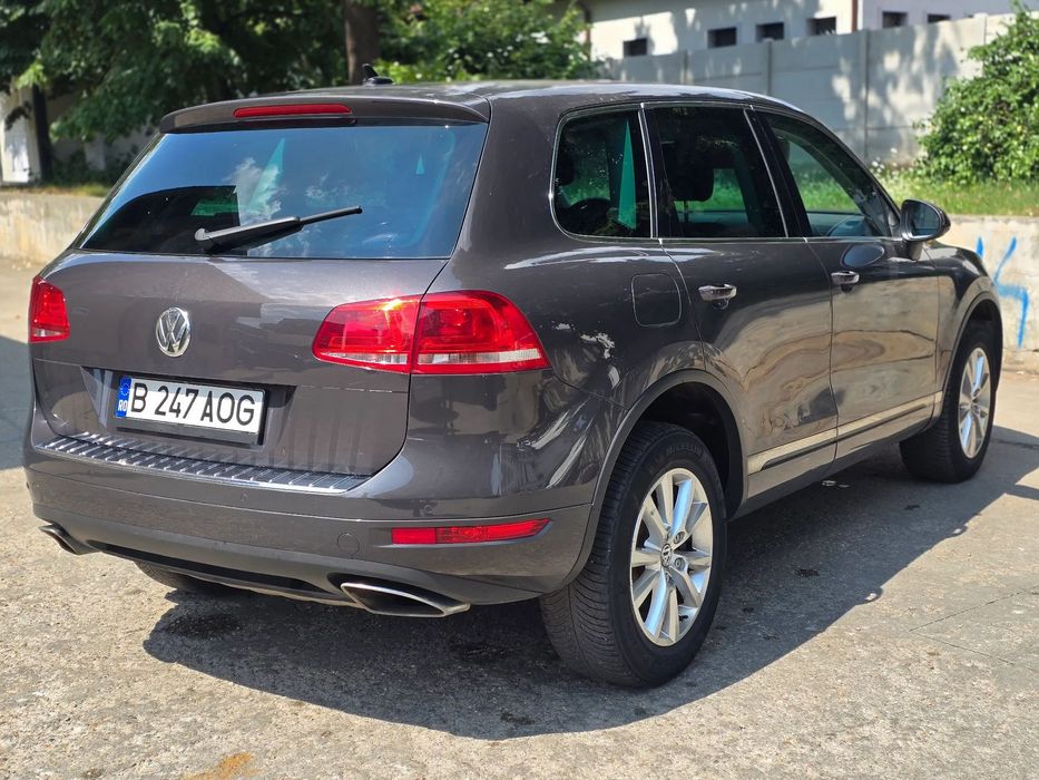 Volkswagen Touareg 3.0 tdi 245 cp Navi