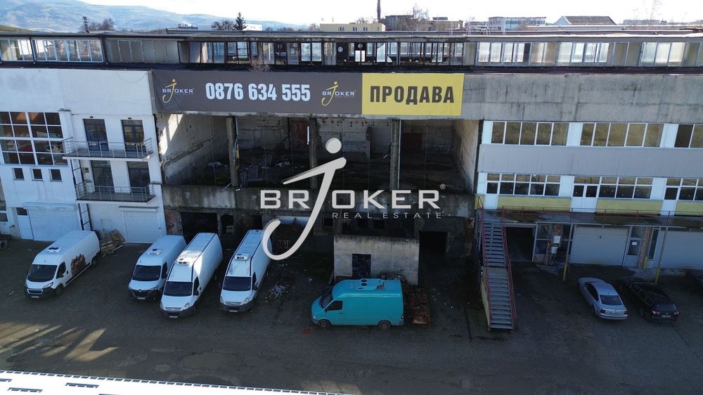 Продава се Промишлена сграда в Кърджали, Промишлена зона - Юг - 902 кв.м за 147 €/кв.м - Снимка #2