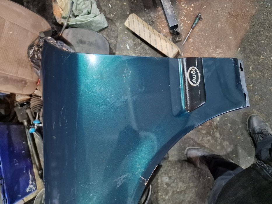 Крыло ауди 100 с4 левое