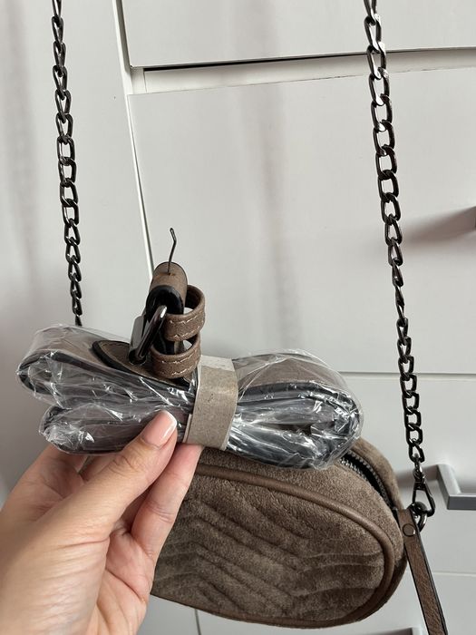 Дамска кожена чанта с колан и дръжка