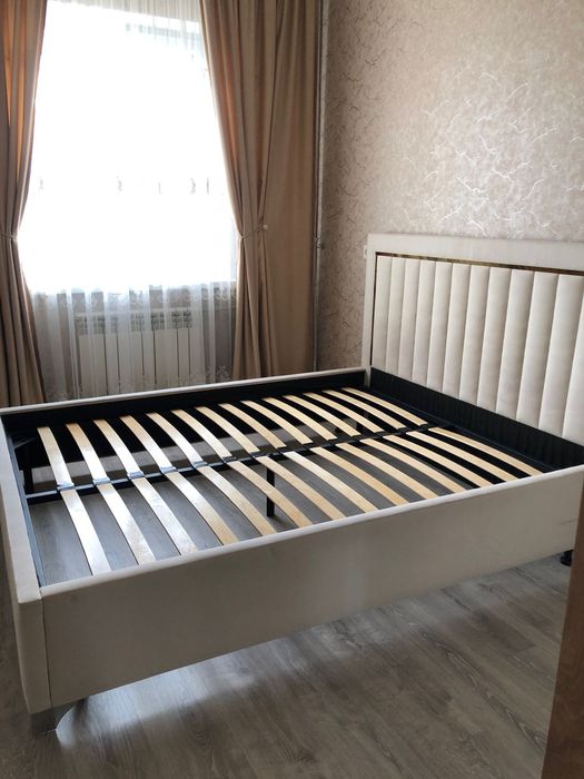 Продам спальный гарнитур