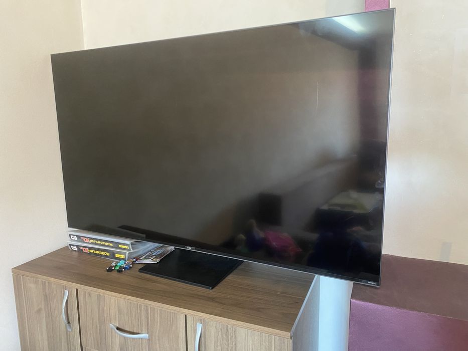 Vand tv 140 cm diagonala
