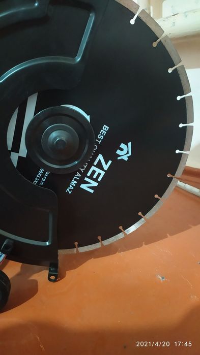 Перфоратор отбойный молоток бетон ломаем демонтаж квартиры перед ремон