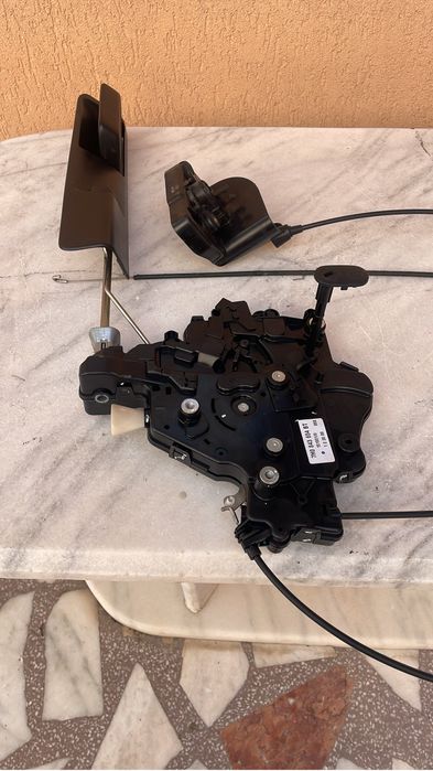 Broasca icuietoare usa Culisanta VW T5 orginala 2010-2015