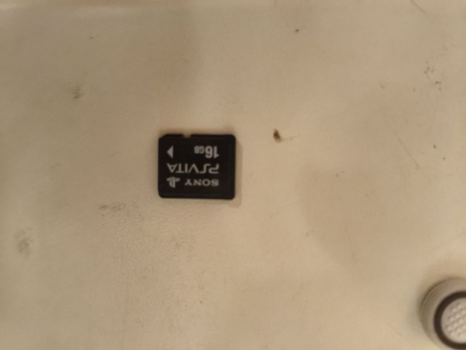 Продам PS VITA FAT 1108