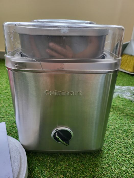 Машина за сладолед и сорбе Cuisinart ICE30BCE 2 литра