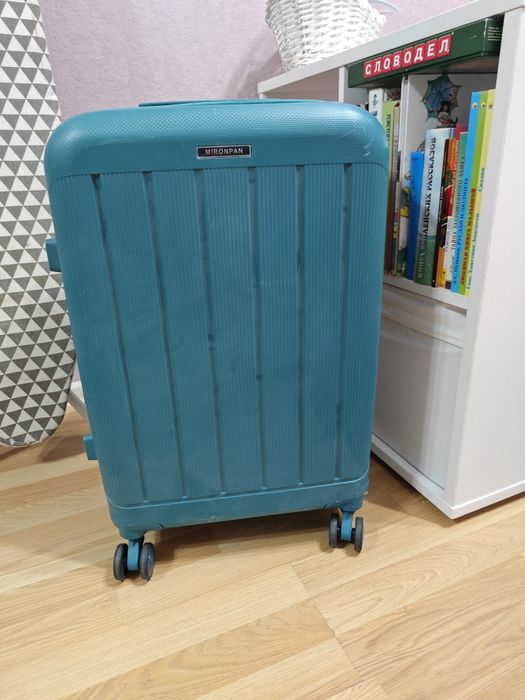 Продается чемодан