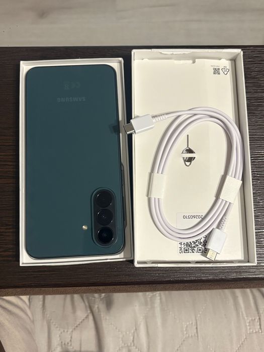 Телефон Samsung A37