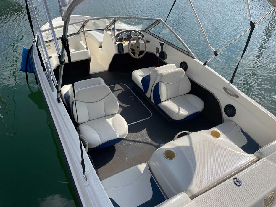 Моторна яхта Bayliner 175 Bowrider