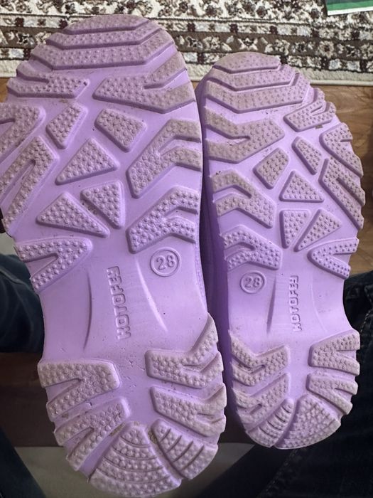 Продам детскую обувь