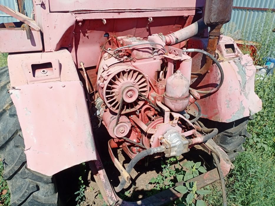 Продам трактор т16