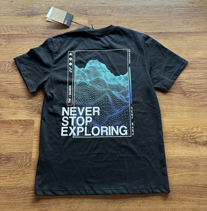 Мъжка,памучна,черна тениска The North Face с гумирано лого и голяма щампа на гърба