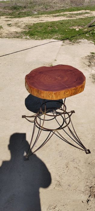 Стол из спила дерева