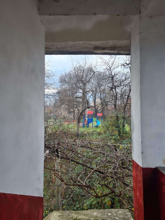 Етаж от къща в гр.Кюстендил широк център