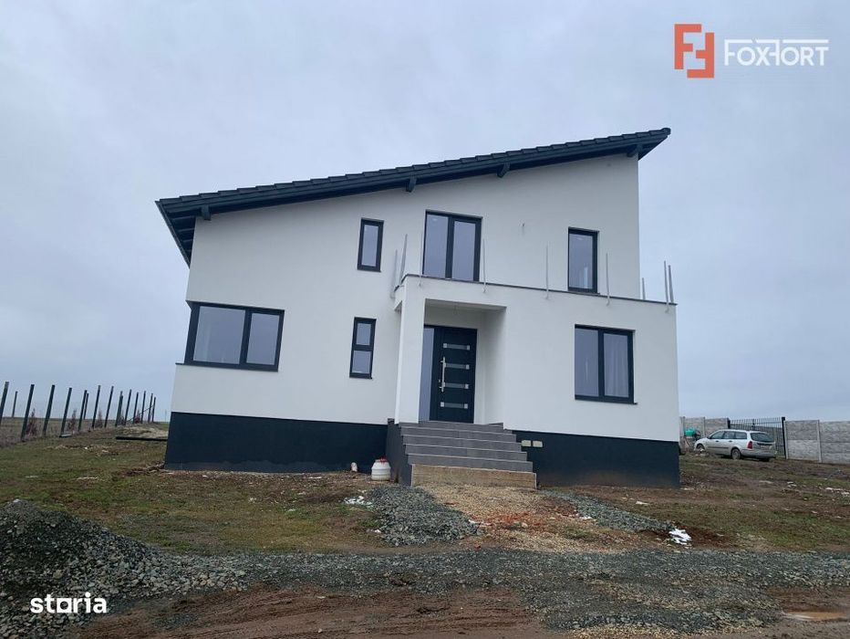 Casa individuala cu 5 camere si teren de 840 mp, Pischia