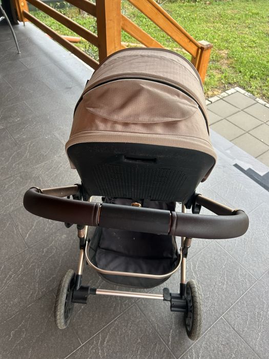 Carucior adaptabil pt anumite varste