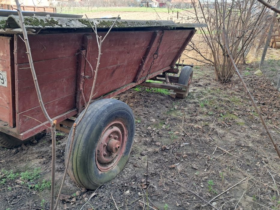 De vânzare căruță