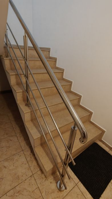 Vând balustradă inox