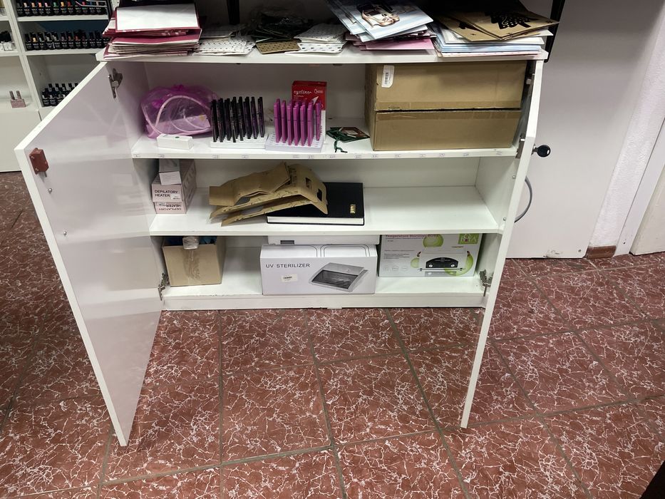 Тумбы витрины