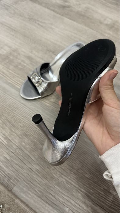 Босоножки за 15000тг