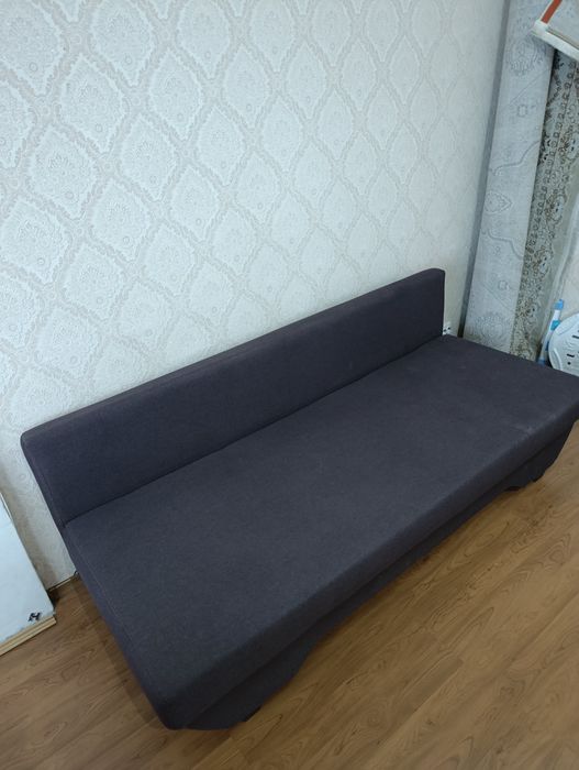 Срочно! Продам отличный диван,  190*75 (собран) и 135 см в разложенном