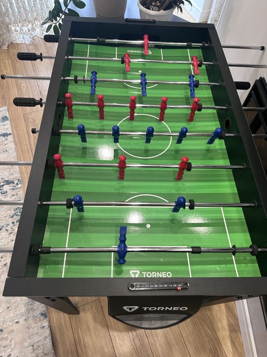 Футбольная настольная игра с мячом.