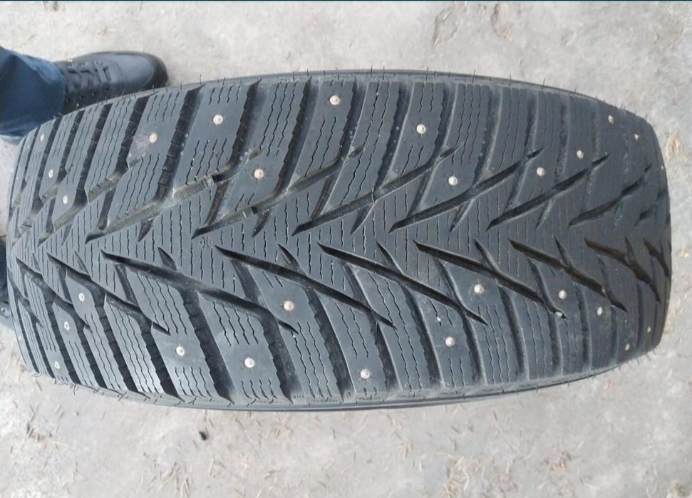 Продам шины зима R17