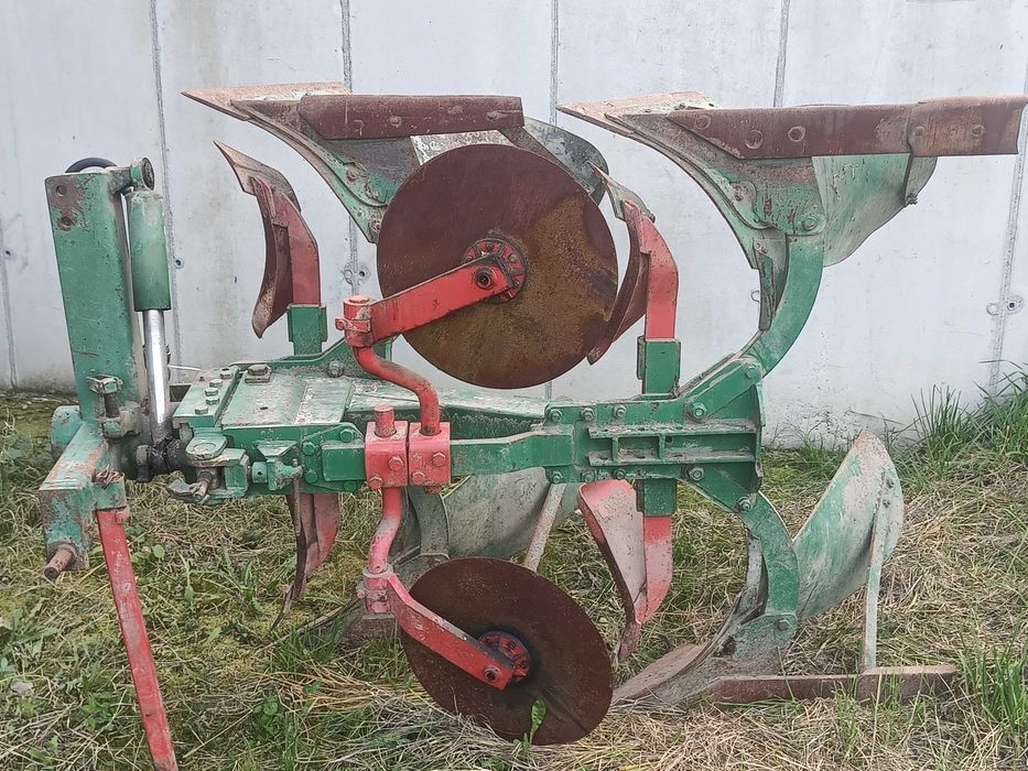 Plug 2 brazde, reversibil hidraulic