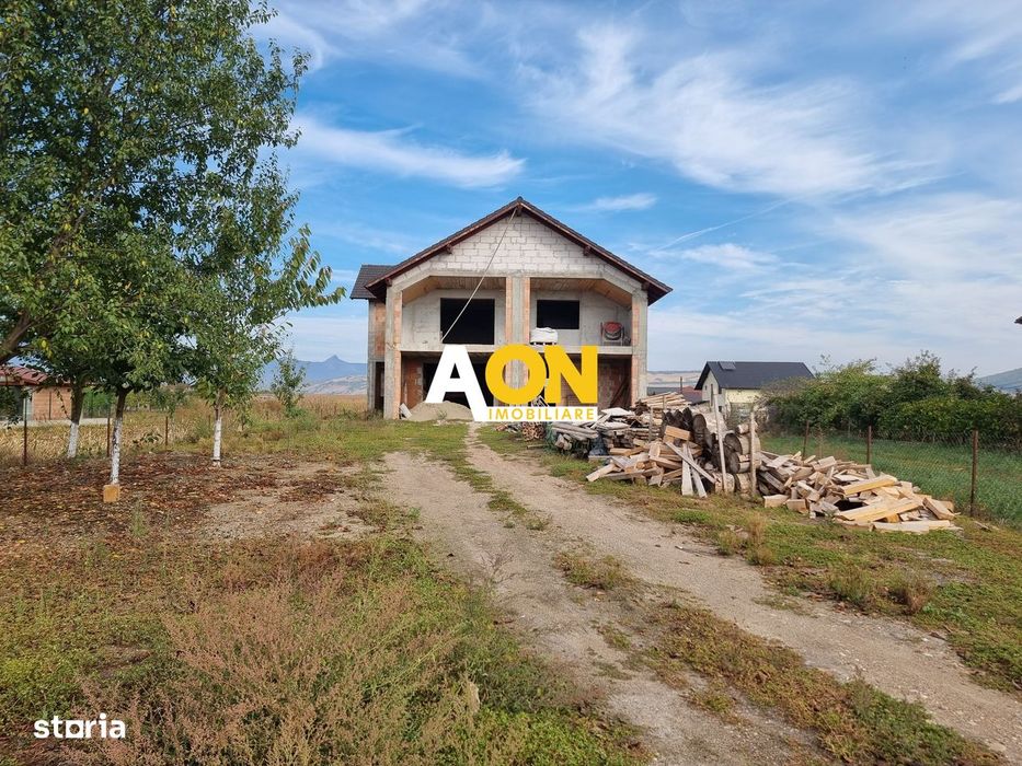 Casa la rosu,2100 mp teren,zona Micesti