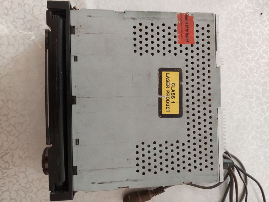 Автомагнитола в хорошем состоянии