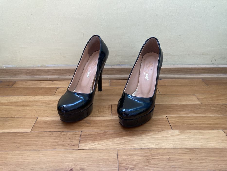 Обувки на ток 35 номер