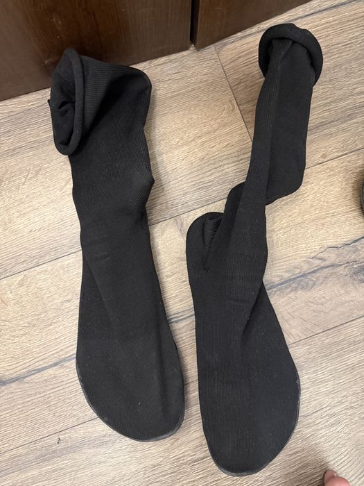 yeezy pods обувки/чорапи