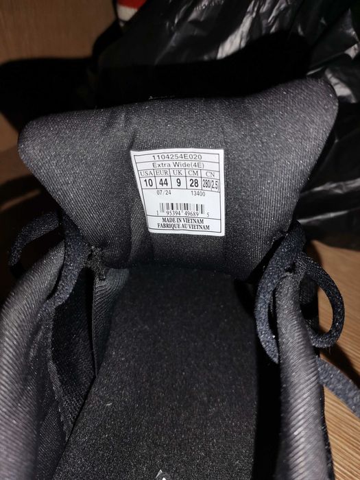 Маратонки Brooks