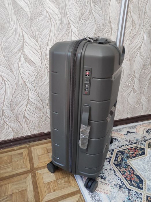 Чемодан дорожный геловый