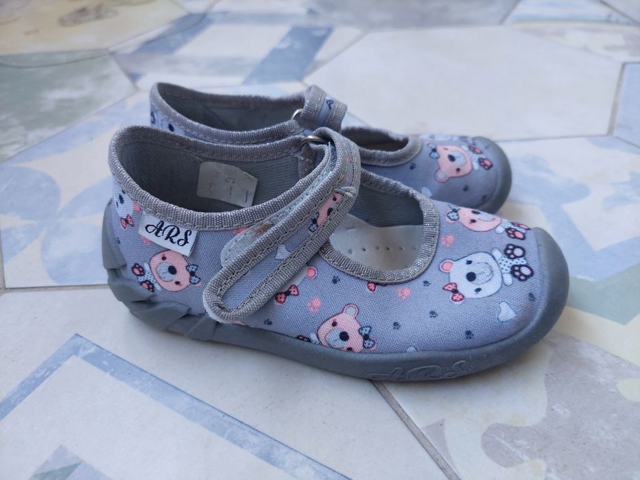 Пантофи 25 номер